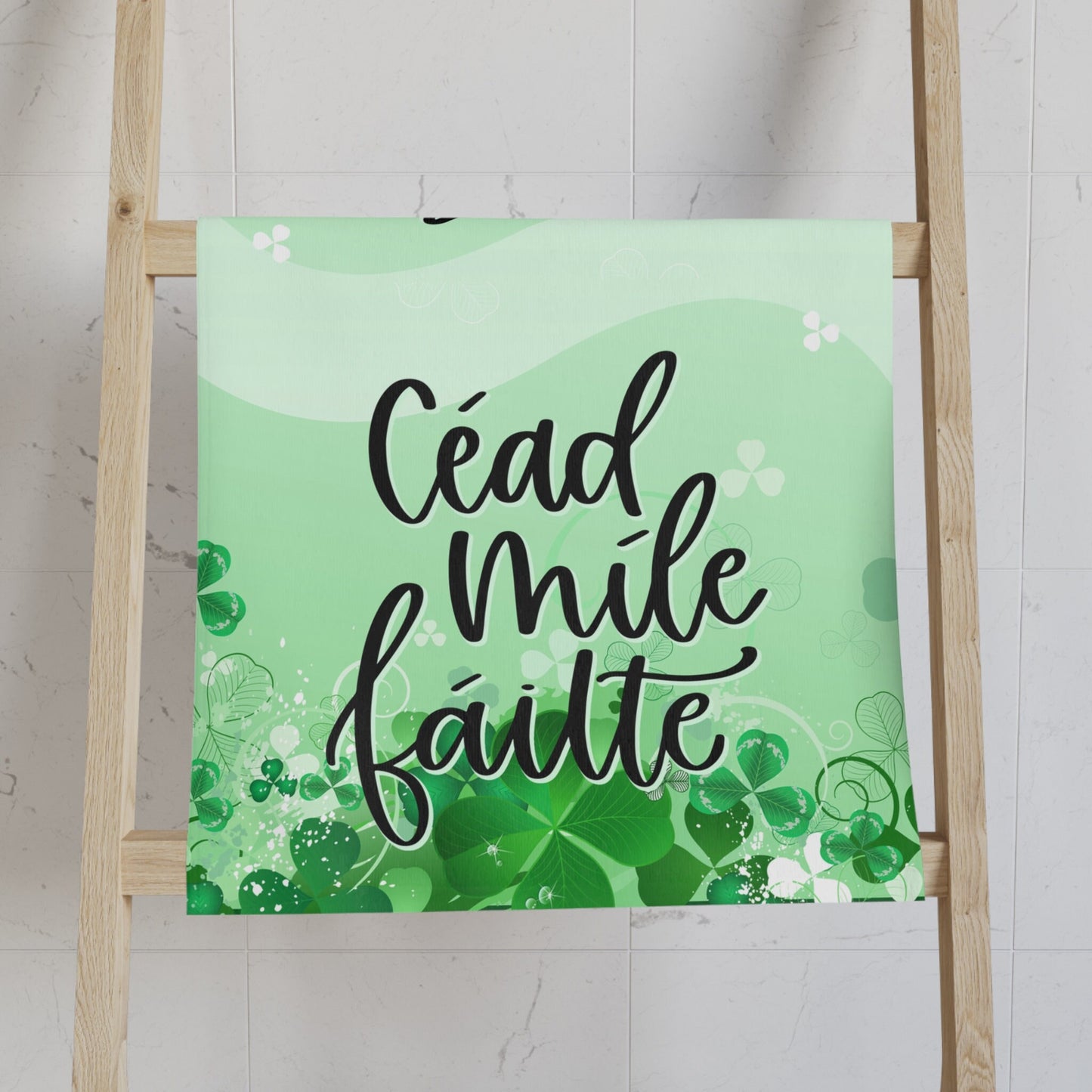 a green sign that reads,'eaad mile fautte '